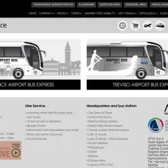 Autobus ATVO obsługuje lotnisko Wenecja i lotnisko Treviso, zapewniając wygodne podróże.