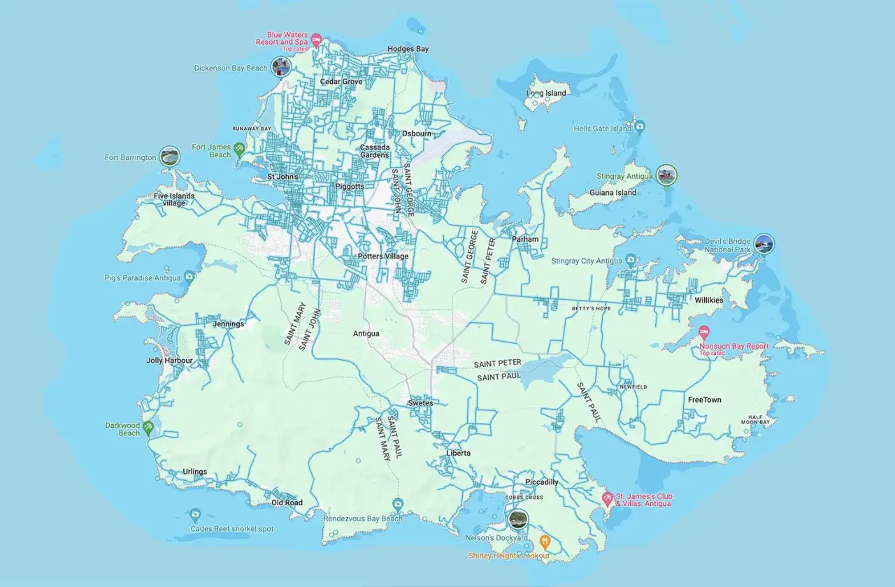 Mapa drogowa Antigua i Barbuda z zaznaczonymi plażami, parkami i kurortami, w tym Devil's Bridge National Park.